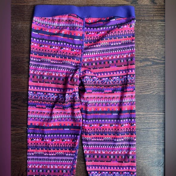 Women’s Nike Size Medium long pant pair - Picture 4 of 7